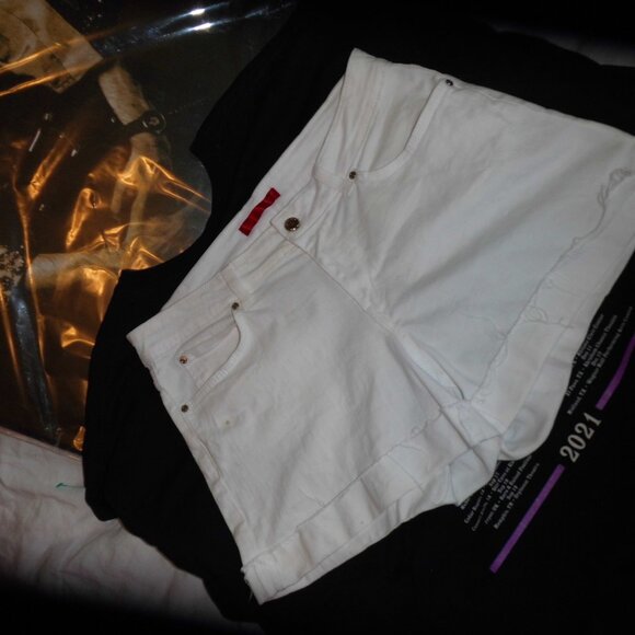 JLO JENNIFER LOPEZ WHITE‎ DENIM WOMENS SHORTS IN SZ 30 WAIST - Picture 4 of 9